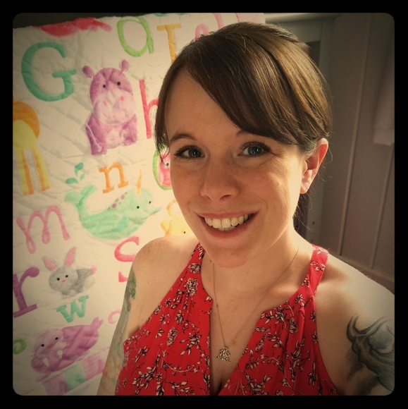 Meet your Posher, Victoria - Picture 1 of 2